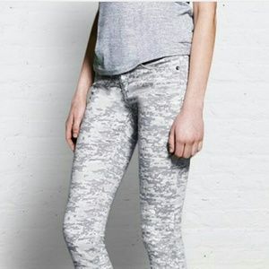 Rag & Bone Gray & White Printed Skinny Jeans Size 25